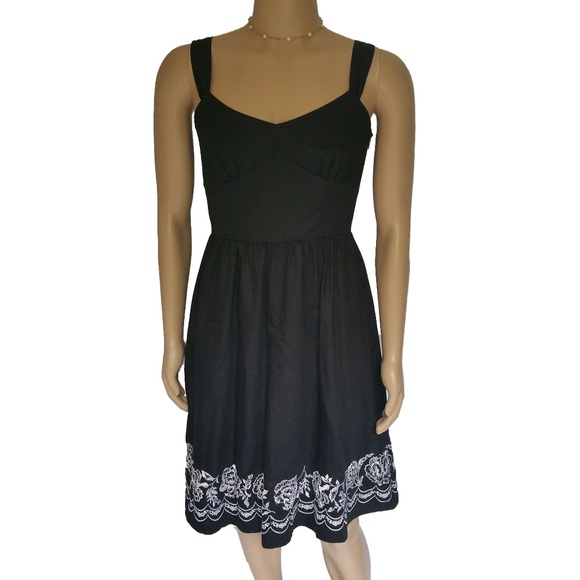 LOFT Dresses & Skirts - Ann Taylor Loft Dress Size 8 Floral Embroidery